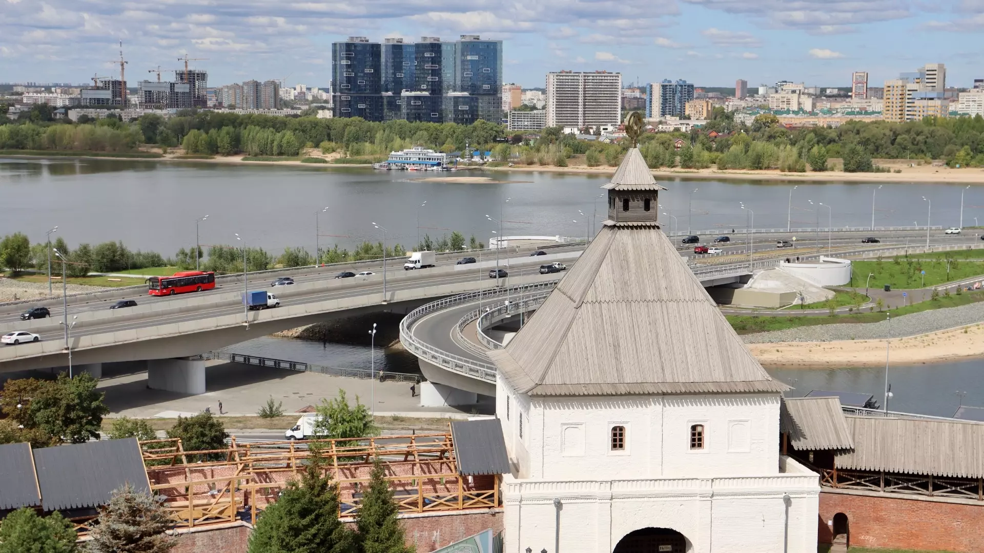 От праздника до праздника: как Казань строит свою экономику вокруг мировых событий