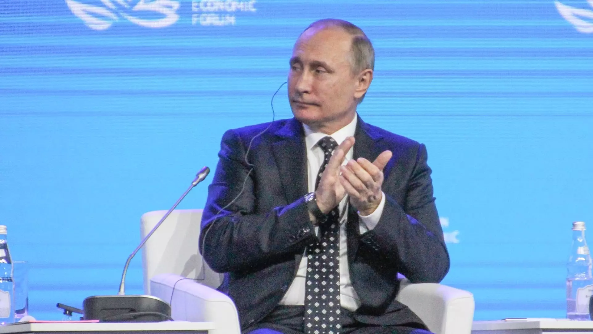 Путина поблагодарили за организацию форума «Россия» в Питере
