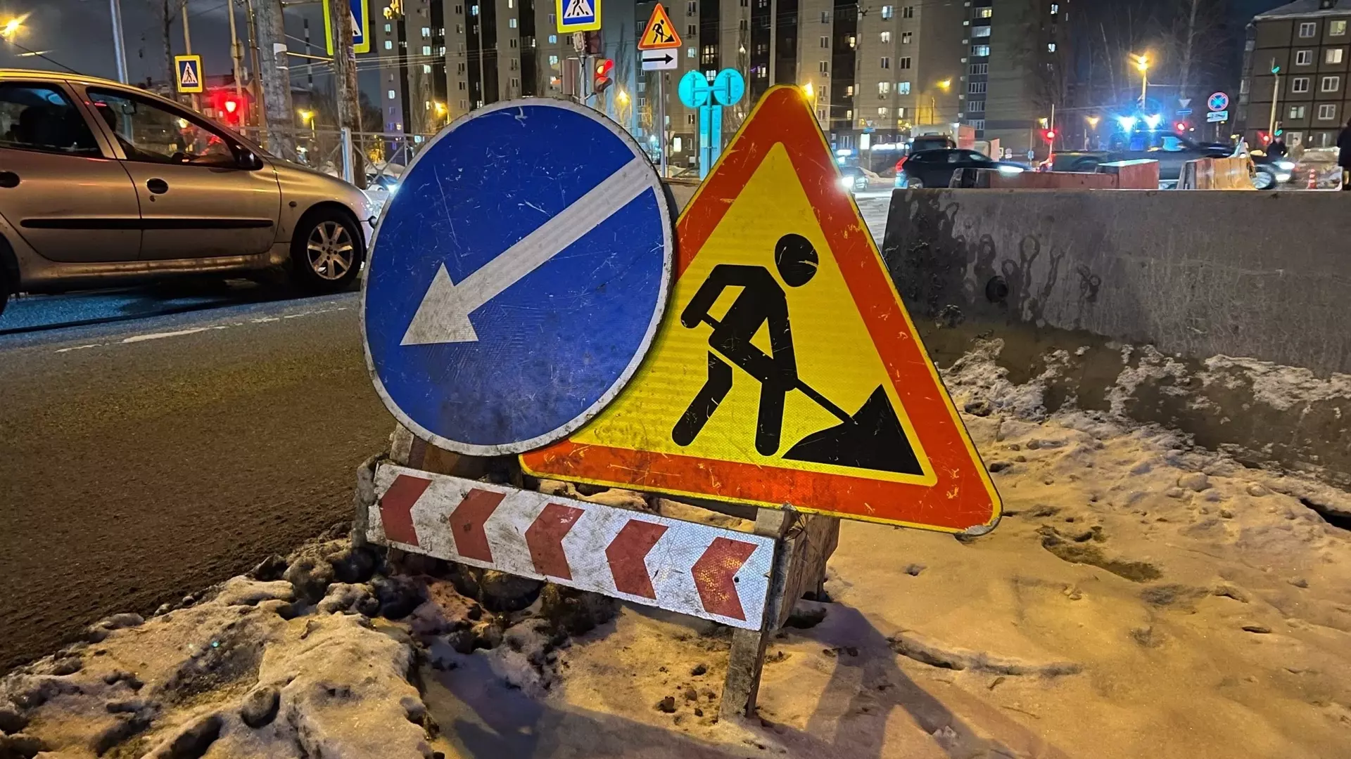Казанские дороги перекрыли из-за канализации