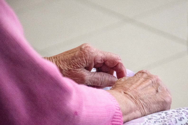 В Казани внучка отвоевала право бабушки на лечение в больнице