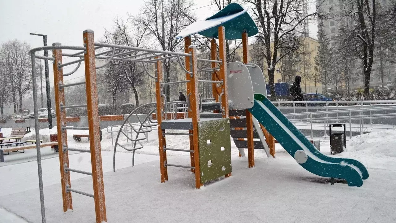 В поселке Борисоглебское так и не решили проблему с детской площадкой