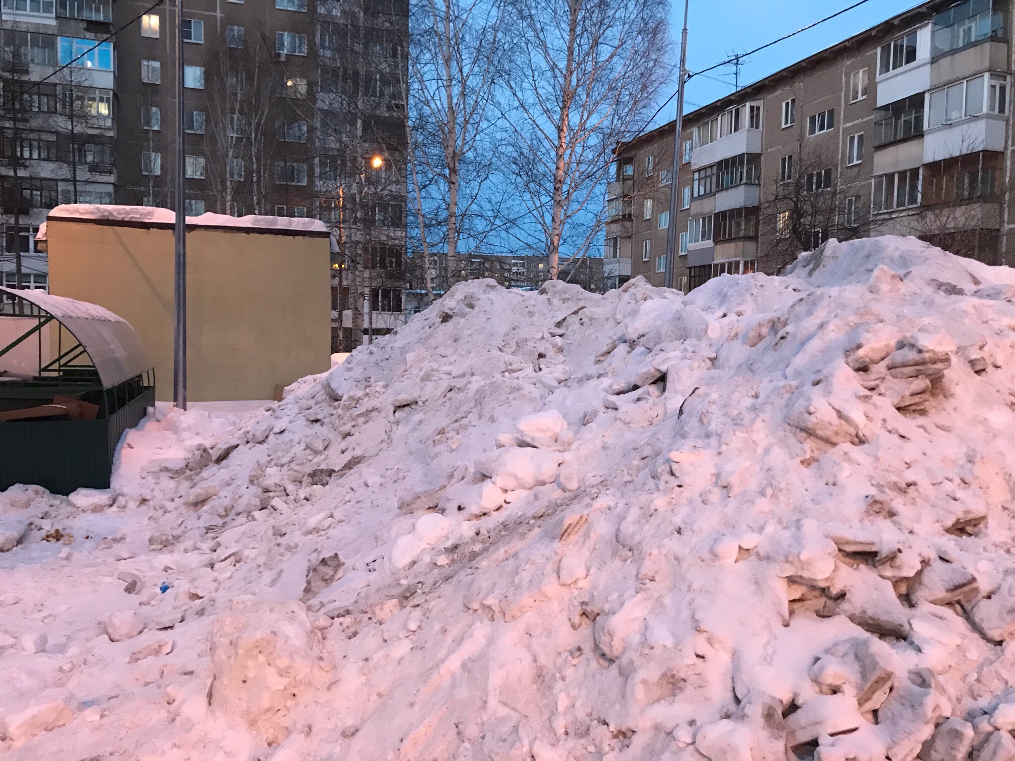 С улиц Казани за зиму вывезли 166 тысяч самосвалов снега