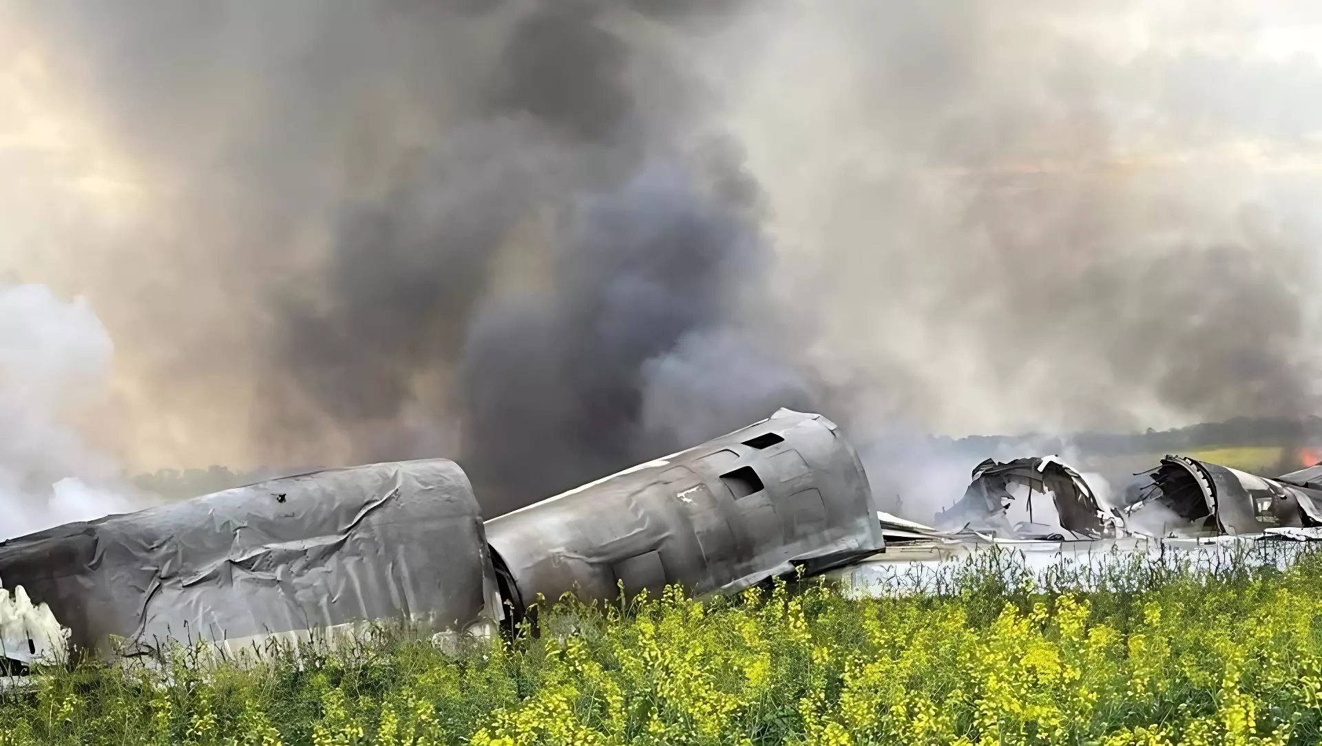 Военный самолет потерпел крушение в Ставропольском крае